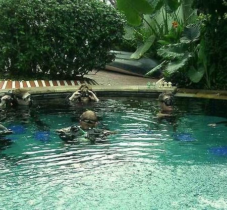 Pondok Bambu Dive Resort 甘地达萨 外观 照片