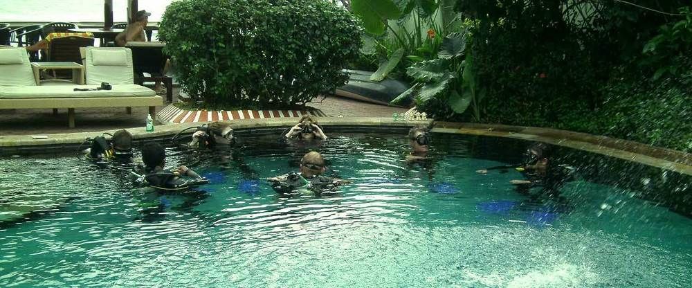 Pondok Bambu Dive Resort 甘地达萨 外观 照片