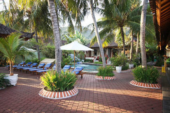 Pondok Bambu Dive Resort 甘地达萨 外观 照片